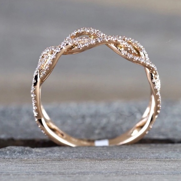 ¥ NEW ROSE GOLD TWIST DIAMOND RING - Picture 4 of 4